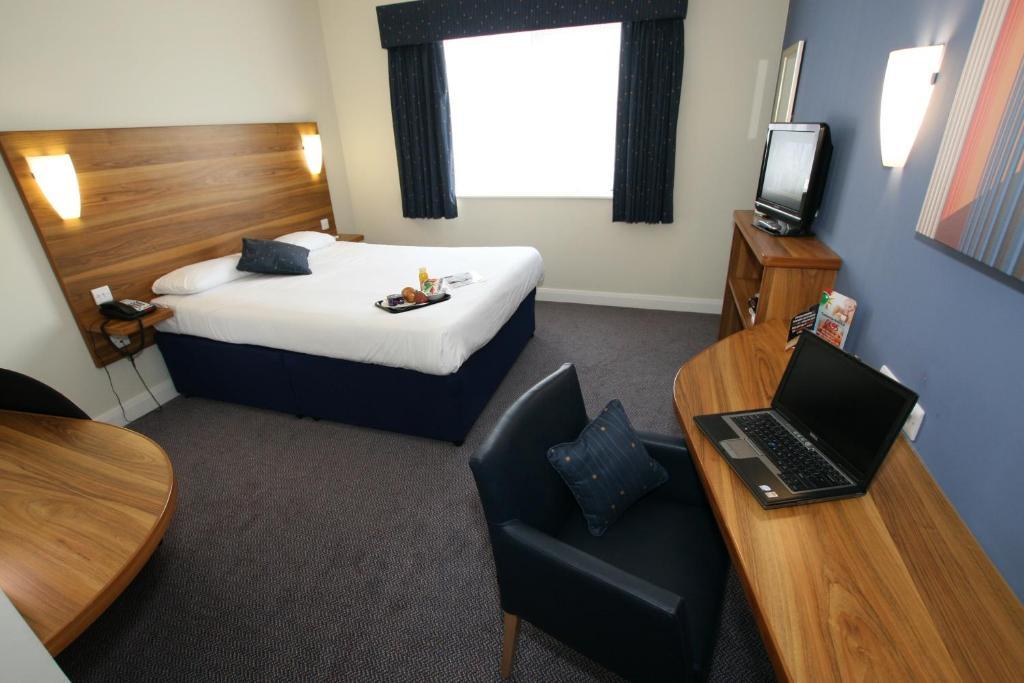 Days Nec - M6 Hotel 3*