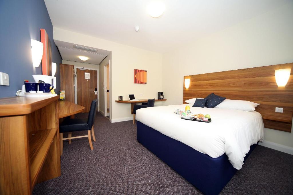 Days Nec - M6 Hotel